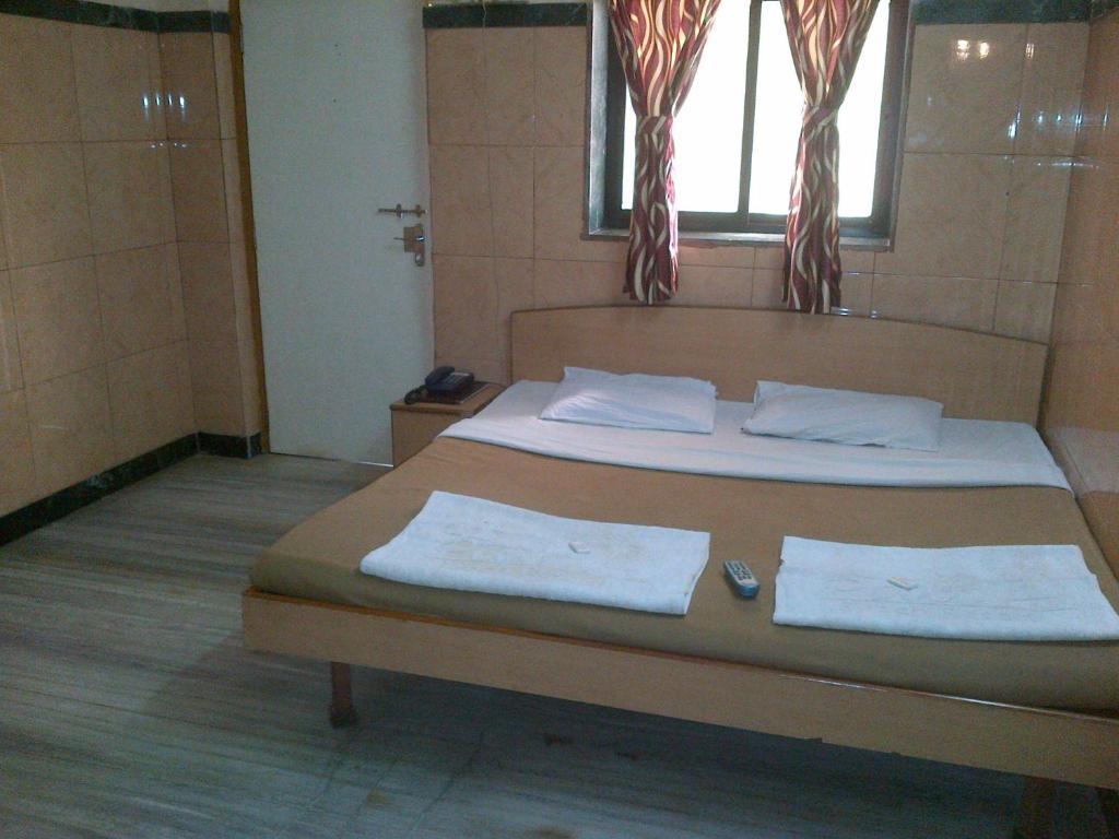 Pali Beach Resort Malad Phòng bức ảnh