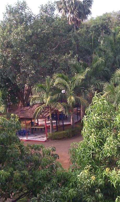 Pali Beach Resort Malad Ngoại thất bức ảnh